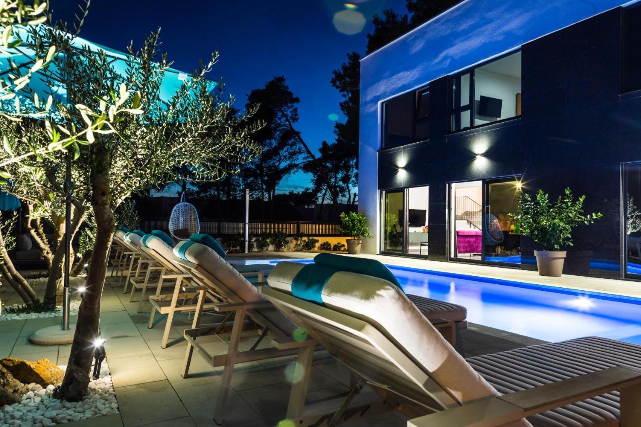 Olive Tree Mansion Apartment Vir Ngoại thất bức ảnh