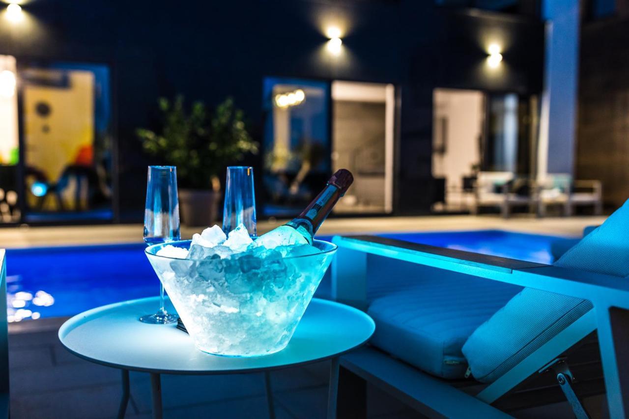 Olive Tree Mansion Apartment Vir Ngoại thất bức ảnh