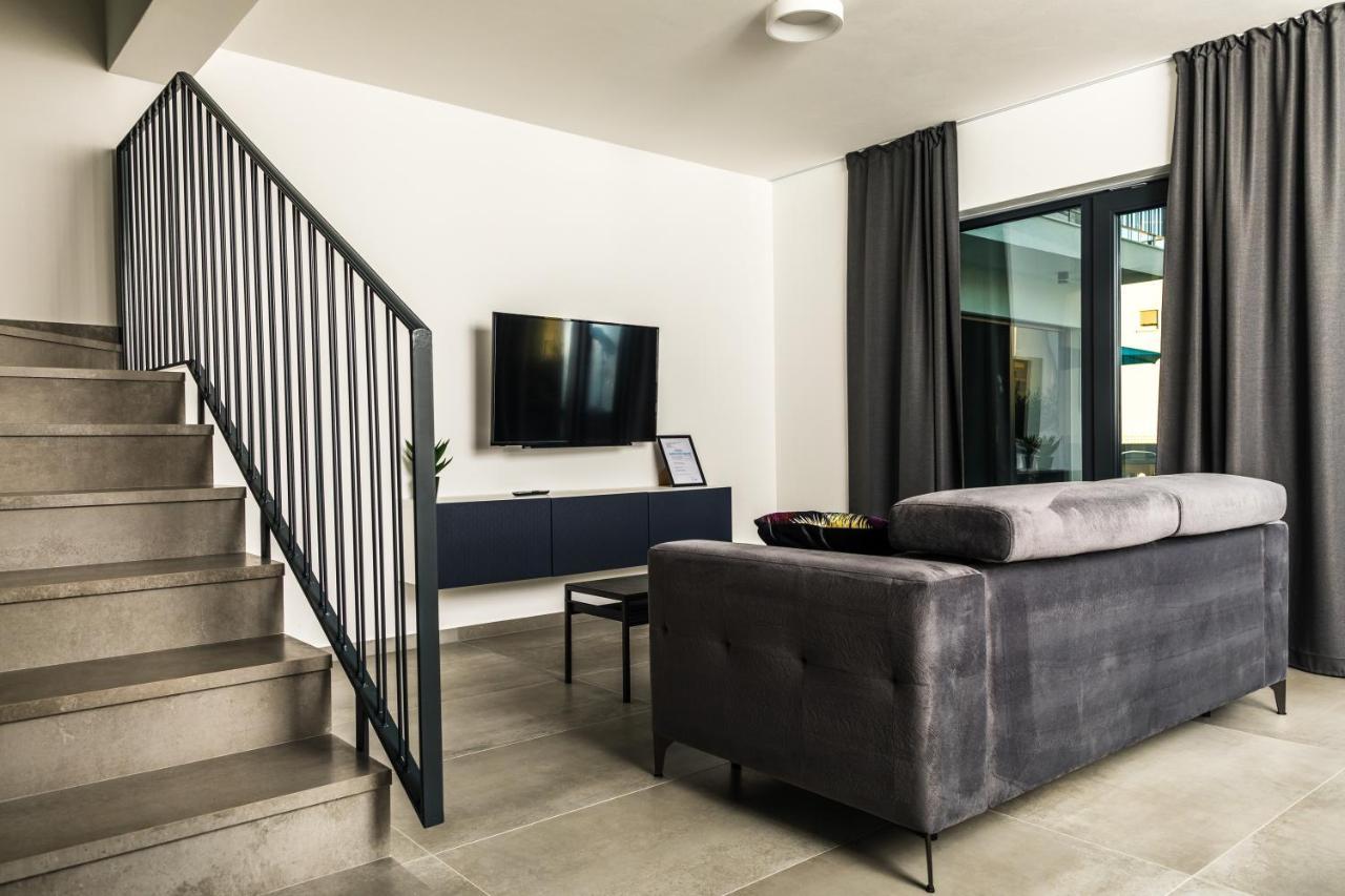 Olive Tree Mansion Apartment Vir Ngoại thất bức ảnh