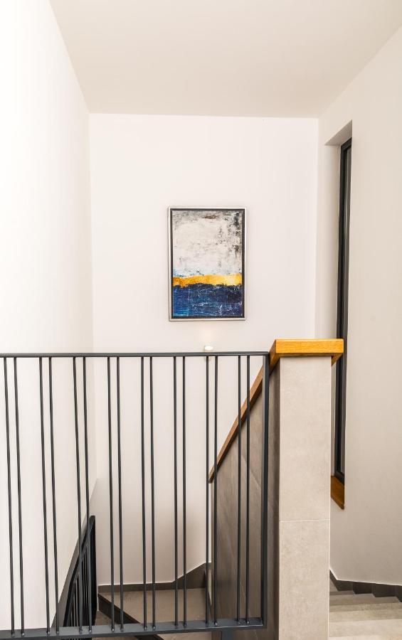 Olive Tree Mansion Apartment Vir Ngoại thất bức ảnh