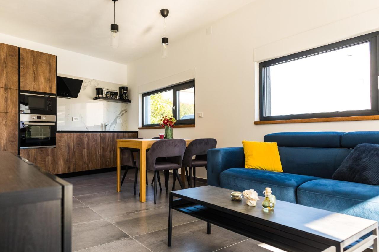 Olive Tree Mansion Apartment Vir Ngoại thất bức ảnh